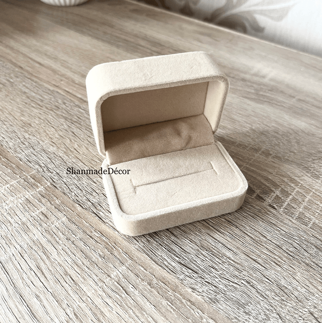 Velvet Ring/Jewellery Box