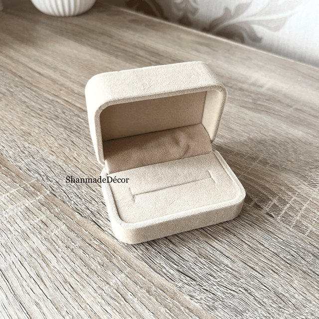 Silver Rhinestone Velvet Ring/Jewellery Box